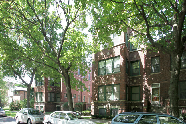 Building Photo - Ivy at Kimbark