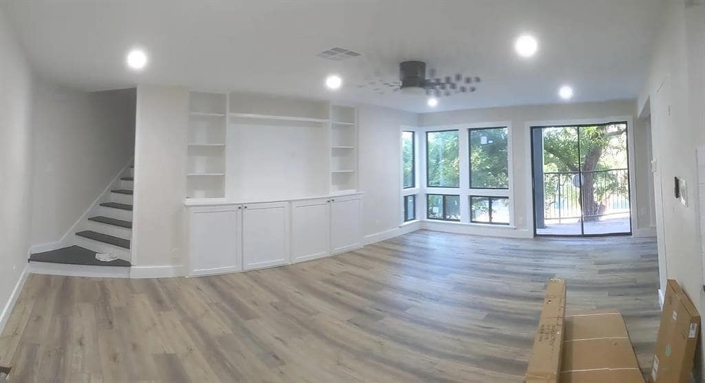 Primary Photo - 1106 W 6th St