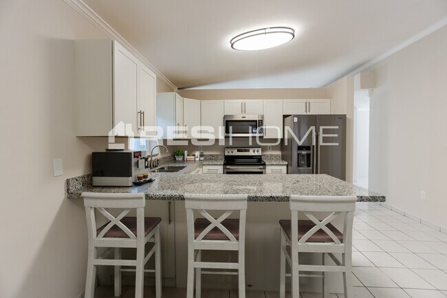 Foto del edificio - 3215 W 70Th St