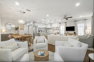 Building Photo - 587 Patina Blvd