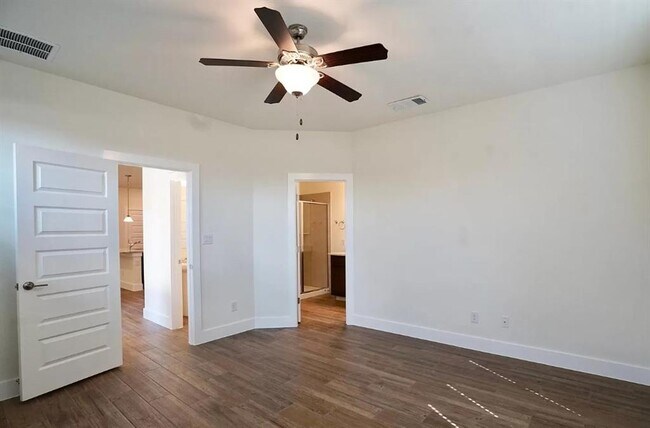 Foto del edificio - 637 Parkline Dr