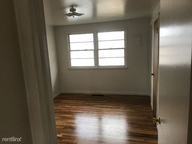 Foto del edificio - 1 br, 1 bath Apartment - 310 S. McKinley