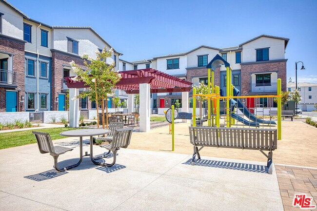 Foto del edificio - 6929 Alderwood Ave