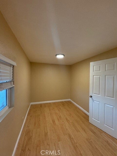 Building Photo - 914 W 9th St