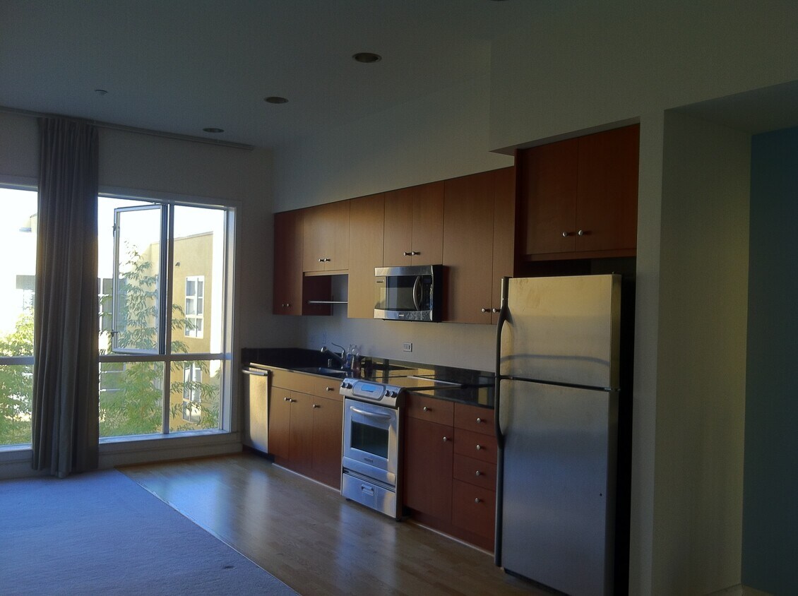 Primary Photo - 585 9th St