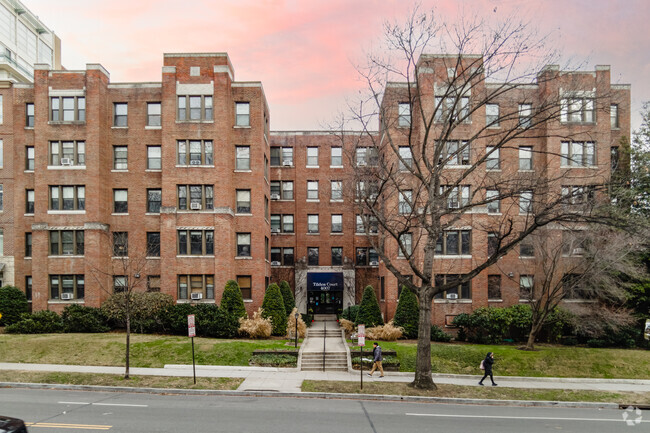 4007 Connecticut Ave NW - Tilden Court