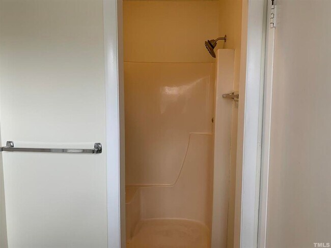 Foto del edificio - 1220 Manassas Court - Bev Roberts Rentals and Property Management