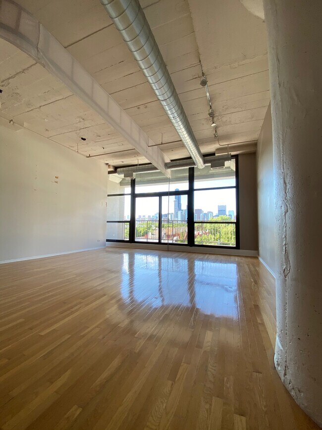 Building Photo - 1530 S State St