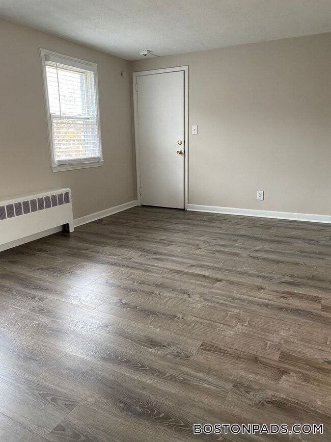 Foto del edificio - 107 Shawomet Ave