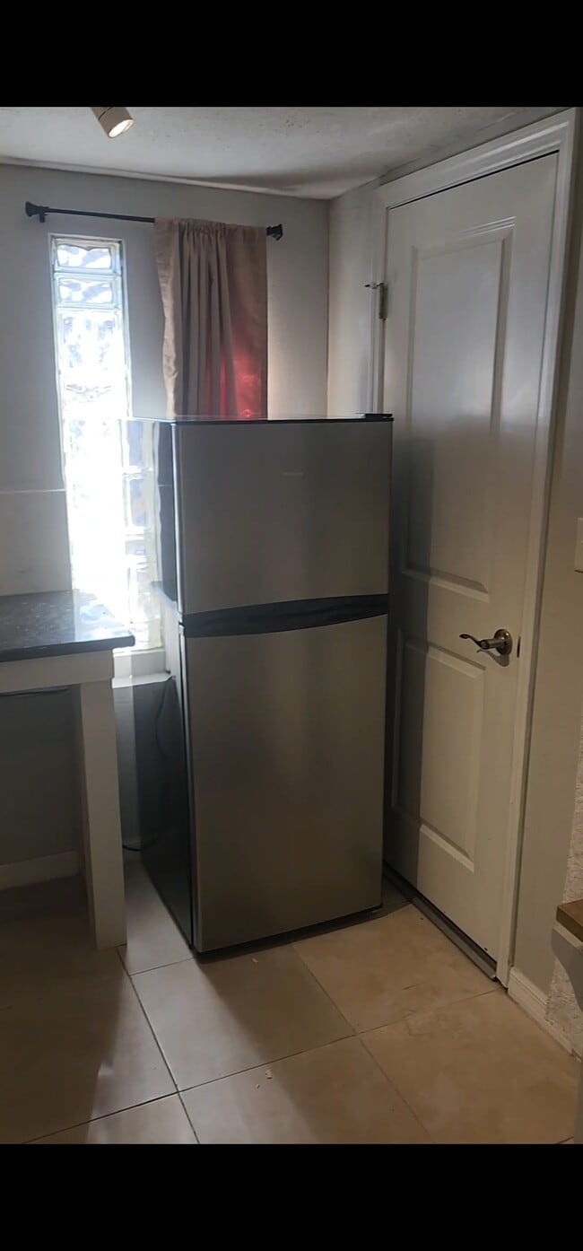 Foto del edificio - 122 Sugar Creek Rd