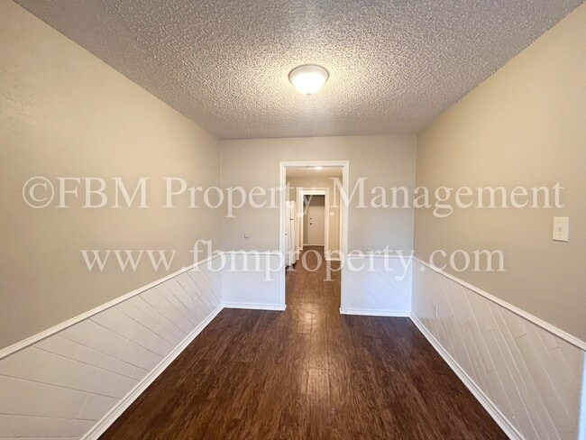 Foto del edificio - 509 W Denton St