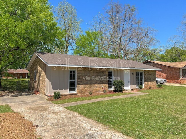 Foto del edificio - 641 Groveland Dr