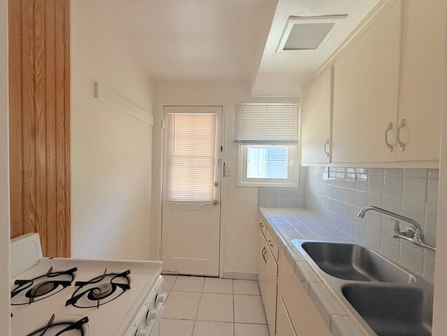 Foto del edificio - 207-209 S. Mission Dr
