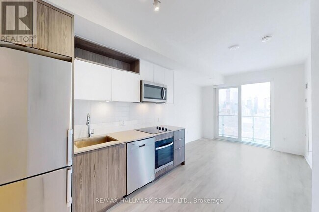 Building Photo - 100 Dalhousie St