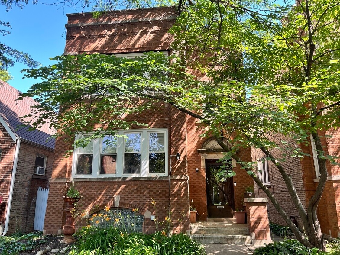 Primary Photo - 5350 W Wilson Ave