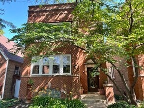 Building Photo - 5350 W Wilson Ave