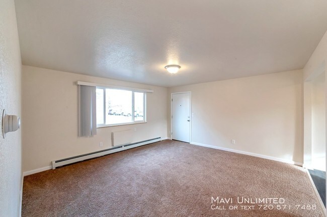 Building Photo - 3757 Oak St