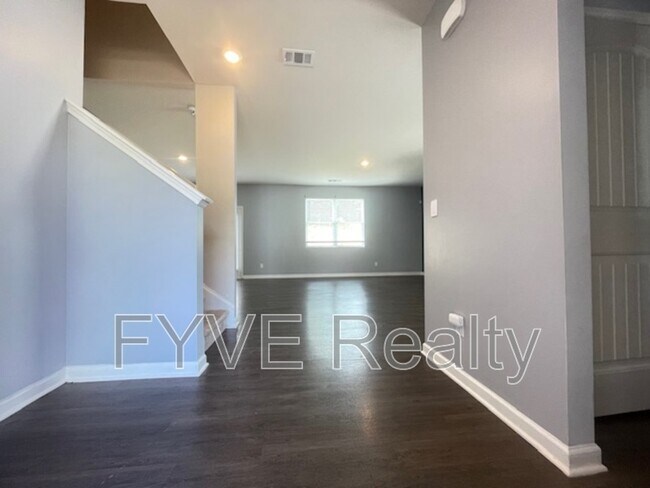 Building Photo - 211 Embry Blvd