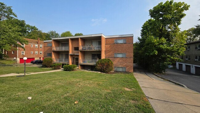 Foto del interior - 5910 Belmont Ave