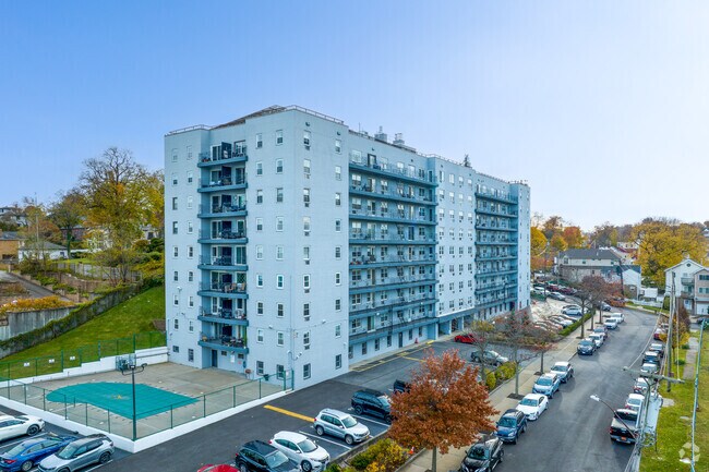 Building Photo - Sea Cliff Towers