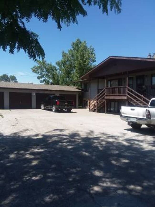 Building Photo - 405 S 19th Ave