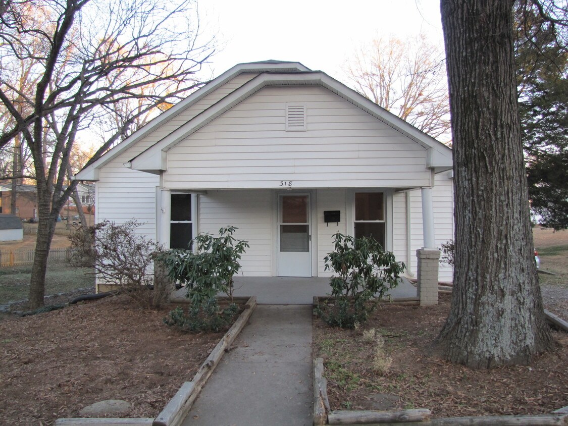 Primary Photo - 318 Culp St