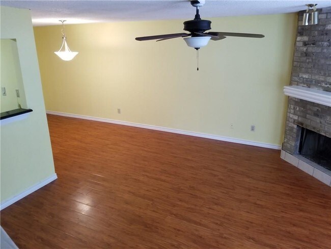 Building Photo - 3934 Brandon Park Dr