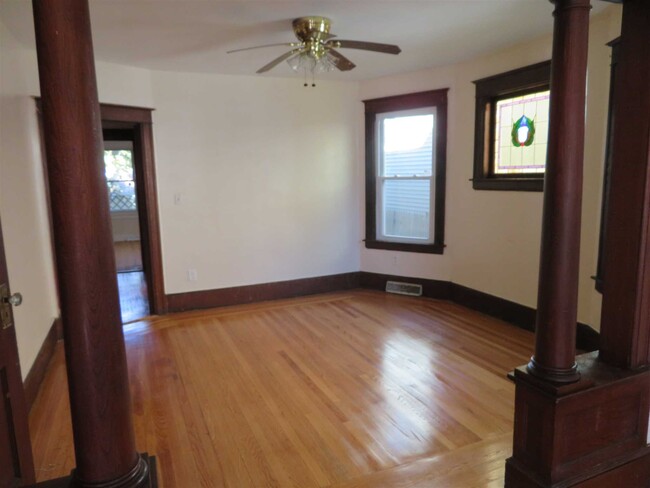 Building Photo - 4 Worrall Ave