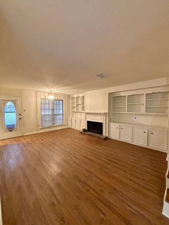 Foto del edificio - 5416 Heatherstone Dr