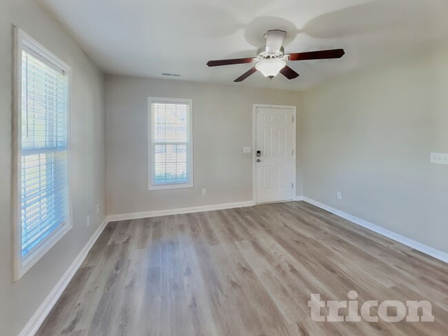 Foto del edificio - 2410 King Malcolm Ln