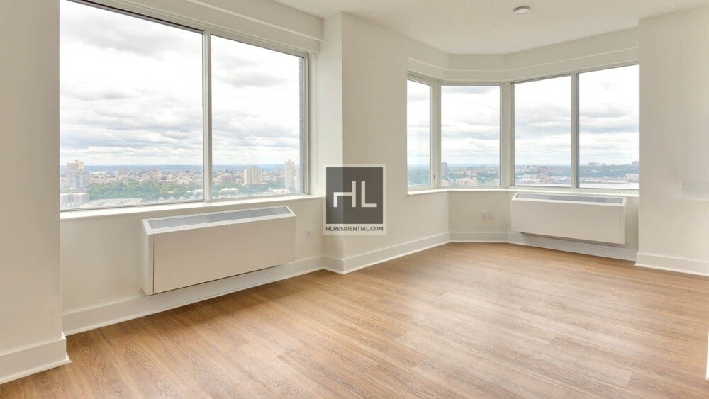Foto principal - 180 Riverside Blvd