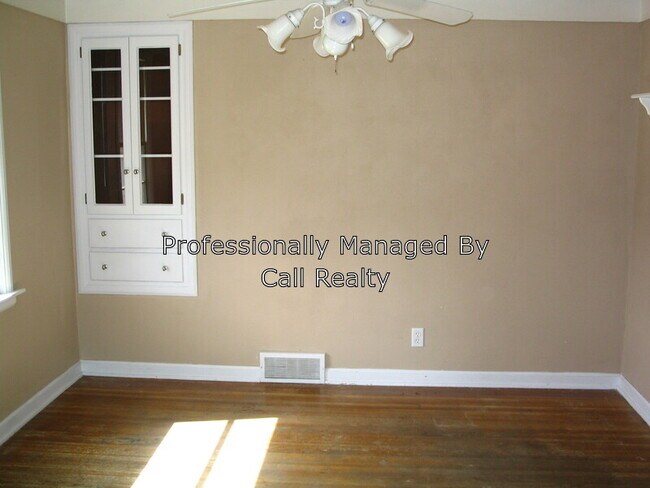 Foto del edificio - 2338 W Walton Ave