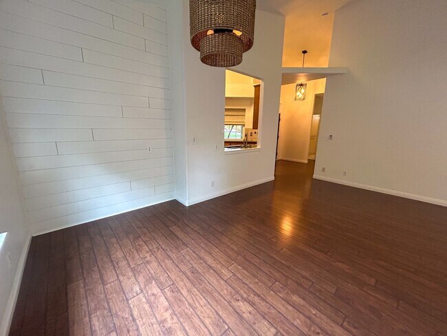 Foto del edificio - 3 Bedroom Home for Rent in Chico CA | Garage, Private Yard, Central HVAC