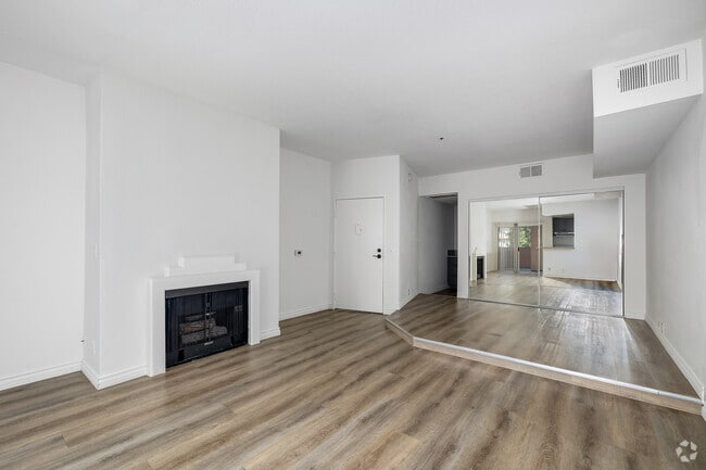 1BR, 1BA - 600SF - Living Room - Santa Fe