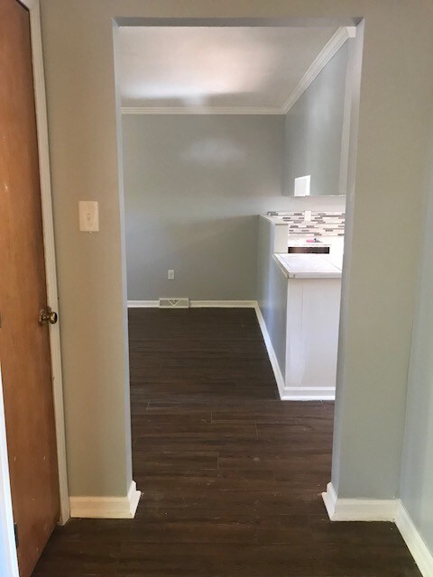 Building Photo - 558 Gibson Dr NW