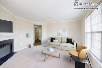 Building Photo - 2350 26th Ct S