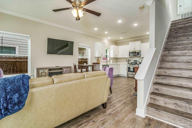 Building Photo - 1002 W Main St