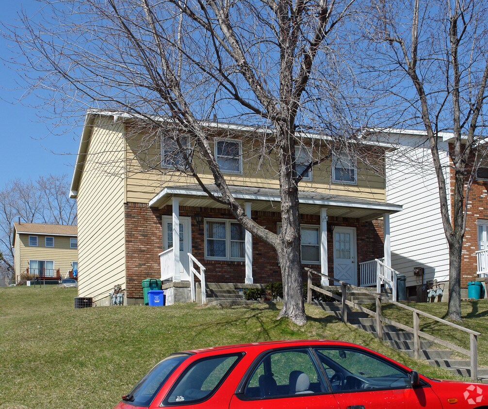Building Photo - 2 Limerick Dr
