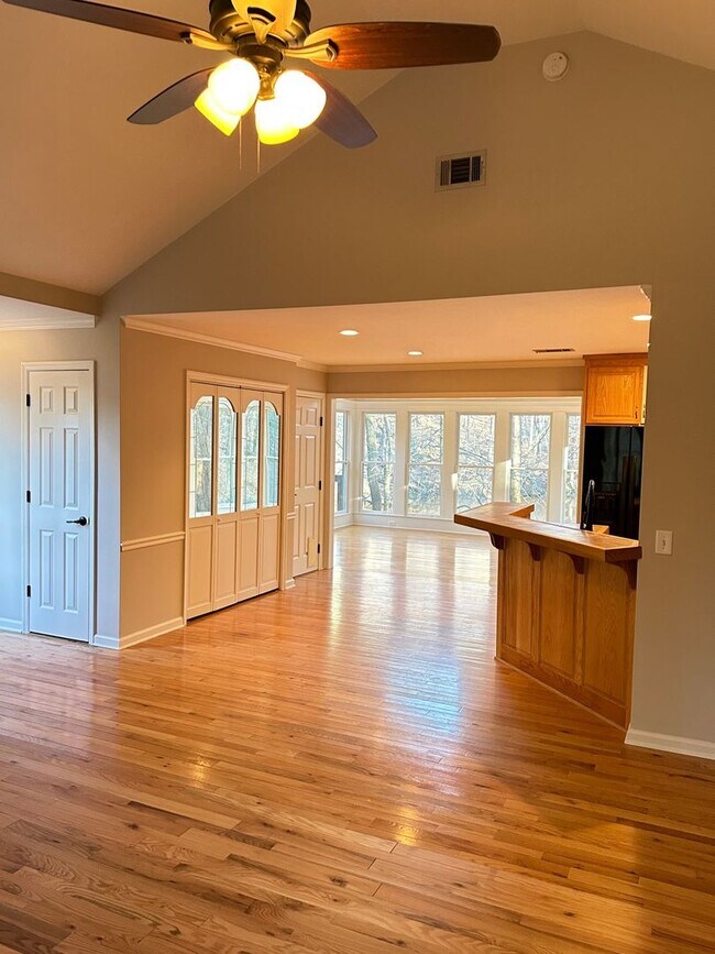 Building Photo - Beautiful Home off Timothy Available