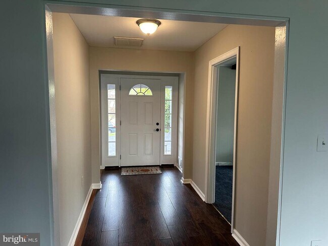 Foto del edificio - 8614 Dunbrook Ln