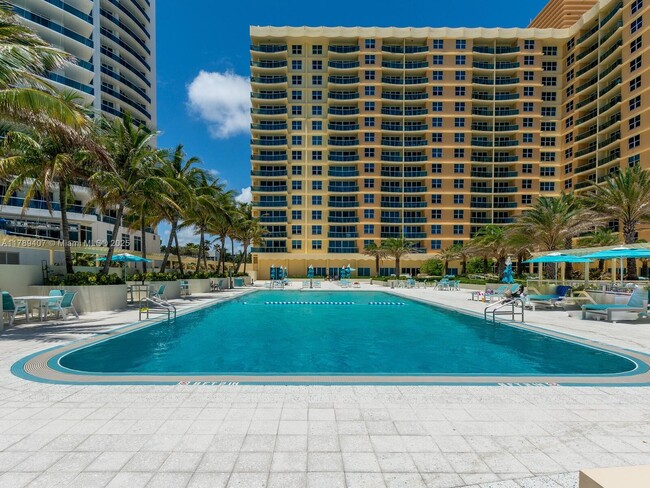 Foto del edificio - 2501 S Ocean Dr