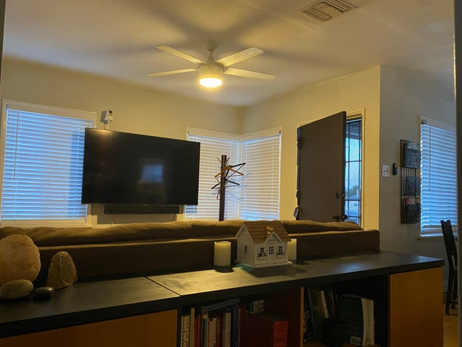 Photo - 636 E 121st Pl House