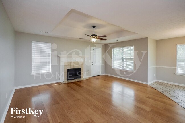 Foto del edificio - 170 Falcon Ridge Dr