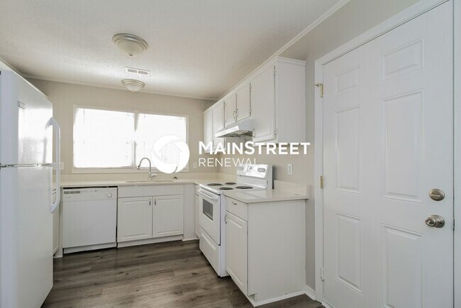 Foto del edificio - 3 Bedroom Pet-Friendly Home in Winston-Sal...