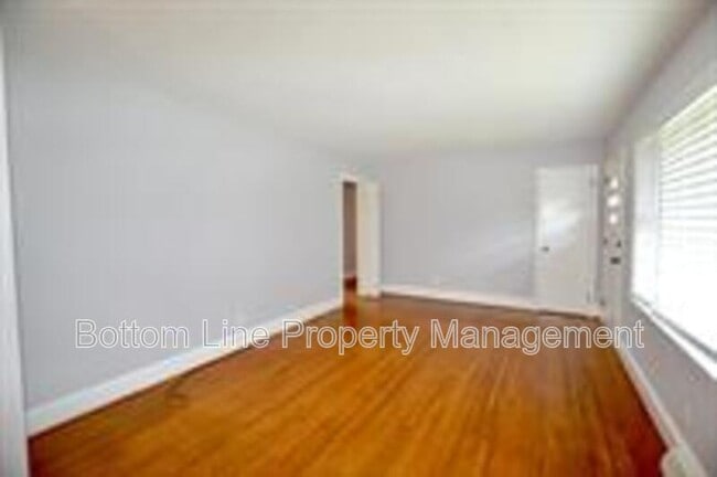 Foto del edificio - 4120 Leeds Dr