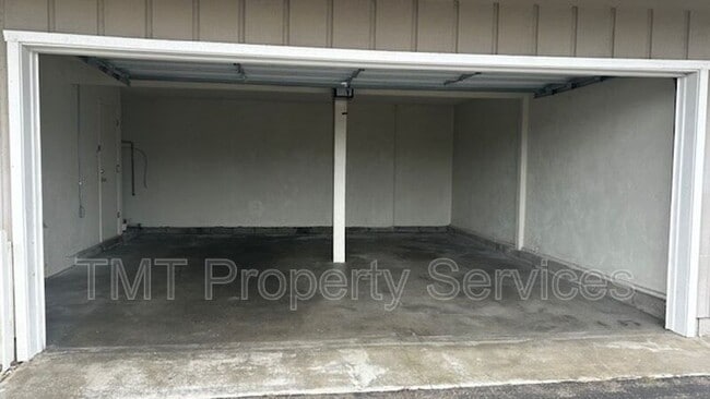 Building Photo - 2170 Seaview Ave