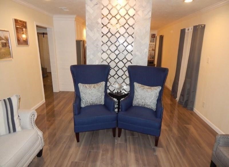 Foto principal - 8821 Woodruff St