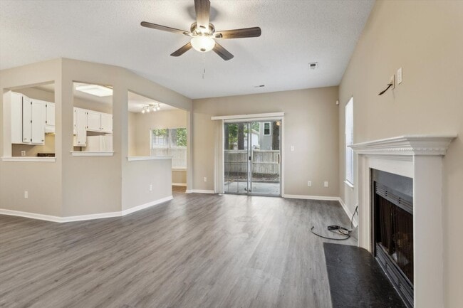 Building Photo - Kiln Creek - Player's Choice