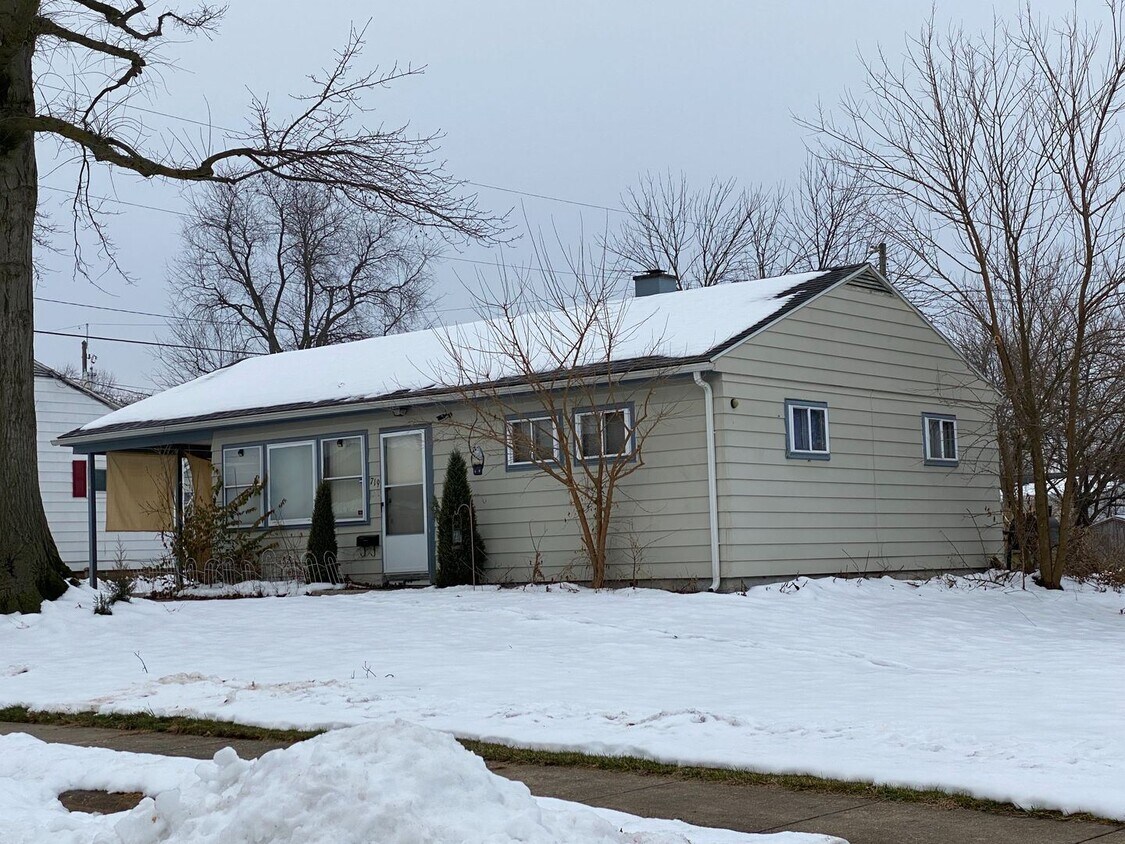 Foto principal - 2 br, 1 bath House - 719 KELLY DRIVE
