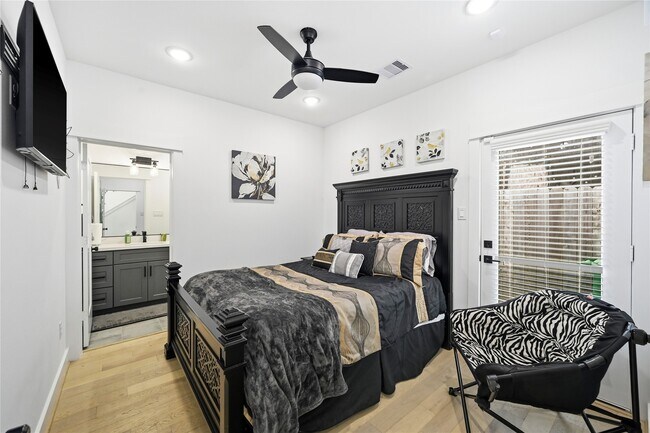 Foto del edificio - 2502 Tuam St